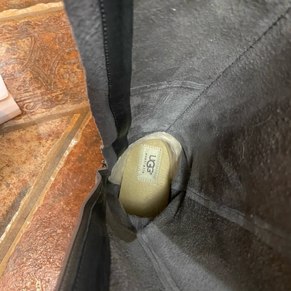 Like new! UGG W Mammoth Moccasin fringe Charcoal Gray suede knee high zip boots - Picture 10 of 11